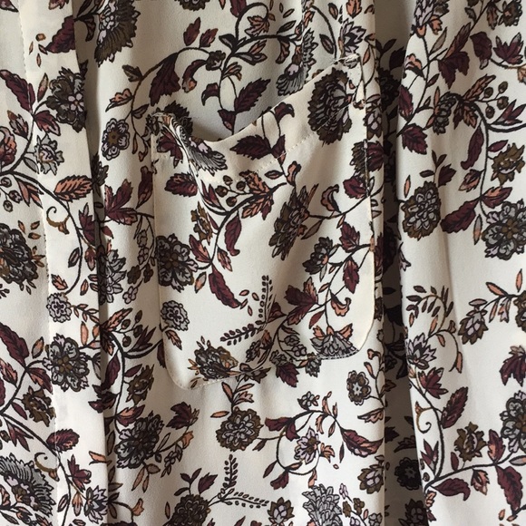 🎉🍾HP🍾🎉Loft Long sleeve. Pattern-birds, sm p. - Picture 3 of 4